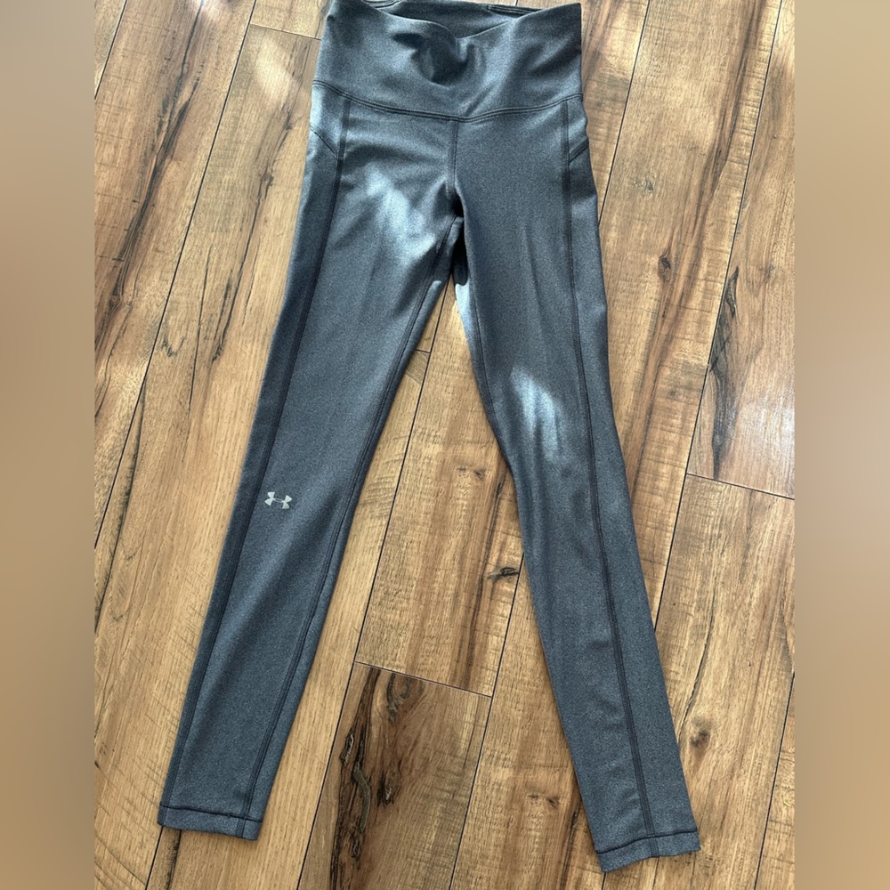 ⚡️ Gray Under Armour Heat Gear Compression Leggings
